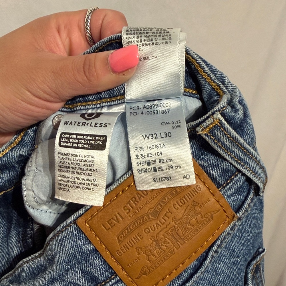 Levi’s 70’s High Rise Flare Sonoma Walks Light Wash Denim Jeans Size 32 - Picture 11 of 12